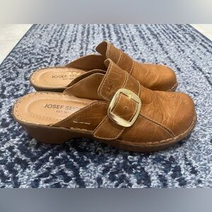 Josef Seibel Women's Lily 10 Brown Mules with Gold Buckle Sz 9-9.5